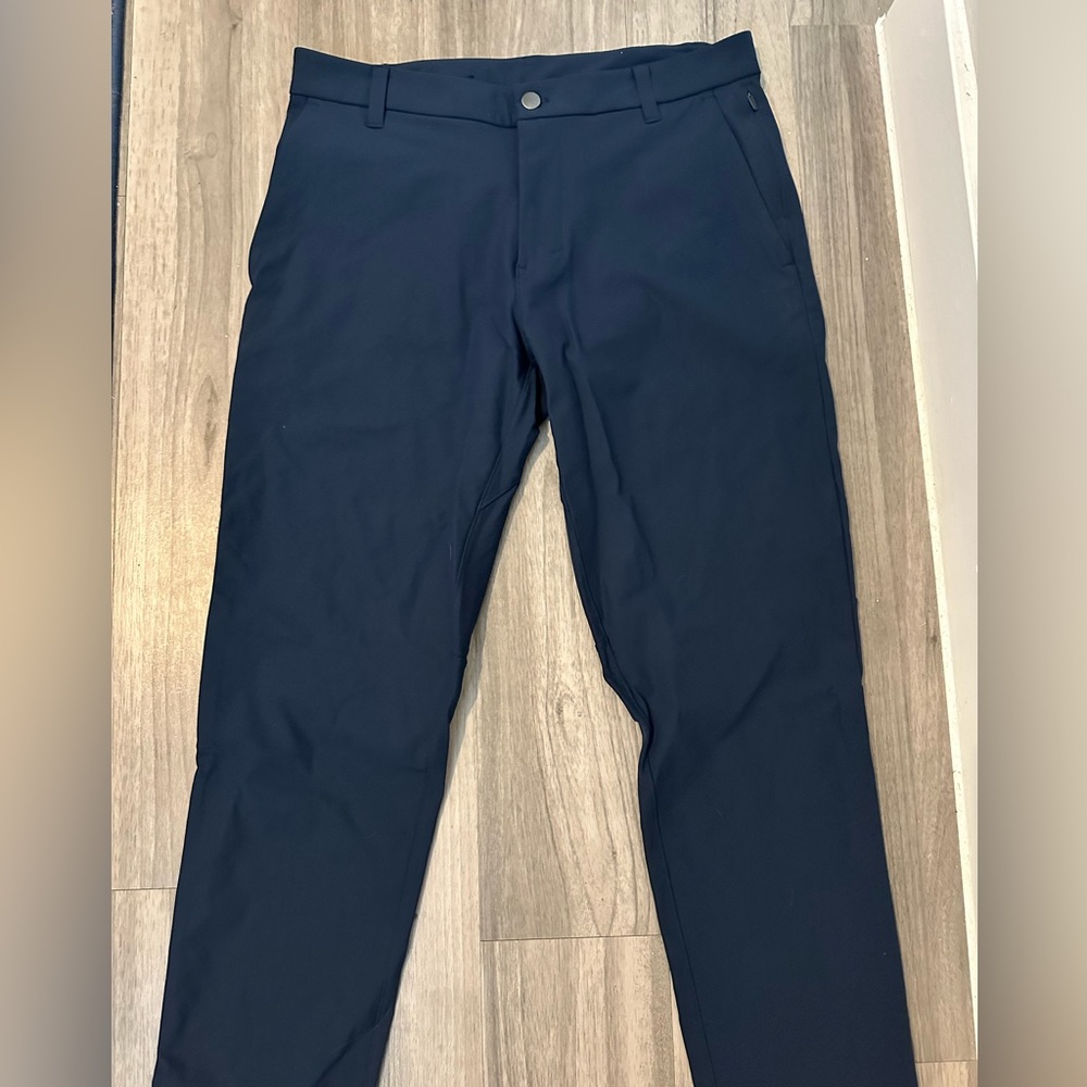 Lululemon Men’s Commission Pant Classic. NEVER WORN.
